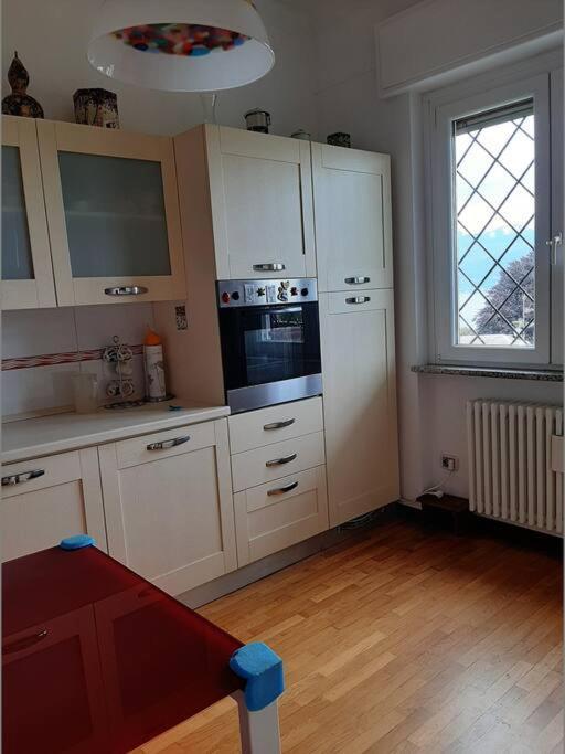 La Finestra Sul Lago - In Villa Con Vista E Posto Auto Coperto Stresa Bagian luar foto