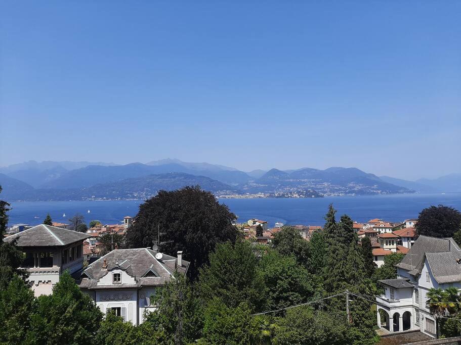 La Finestra Sul Lago - In Villa Con Vista E Posto Auto Coperto Stresa Bagian luar foto